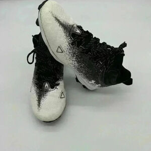 Under Armour Lock Down Football Cleats 3025088-001 Size 5Y